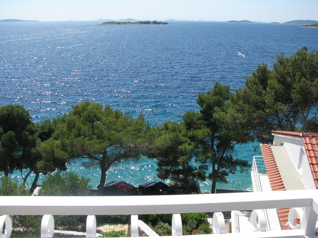 Apartment Marietta Tribalj Oda fotoğraf