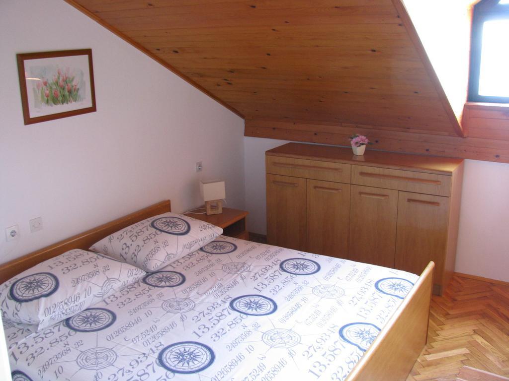Apartment Marietta Tribalj Oda fotoğraf